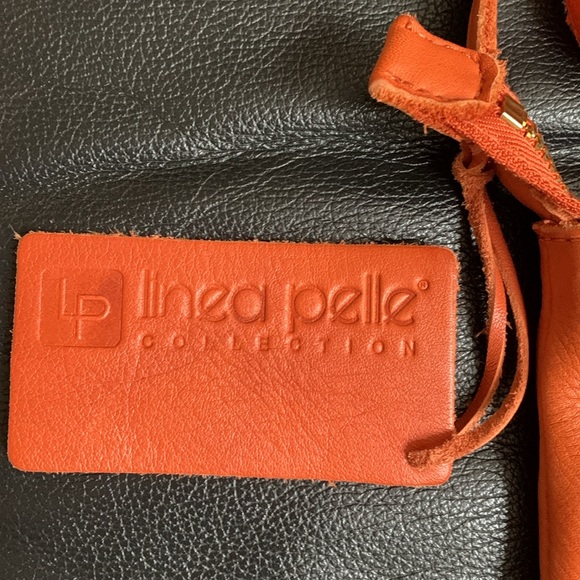 Linea Pelle Cross Body Bag - Picture 3 of 8